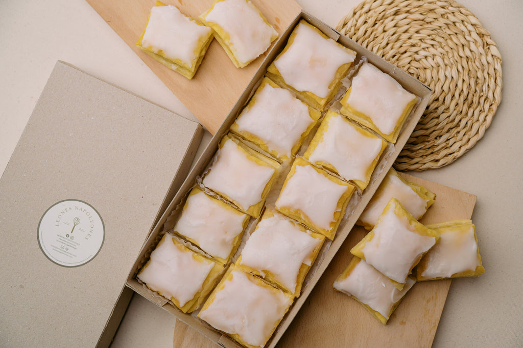 Classic Leones Napoleones Family Box with 10 freshly baked pastries
